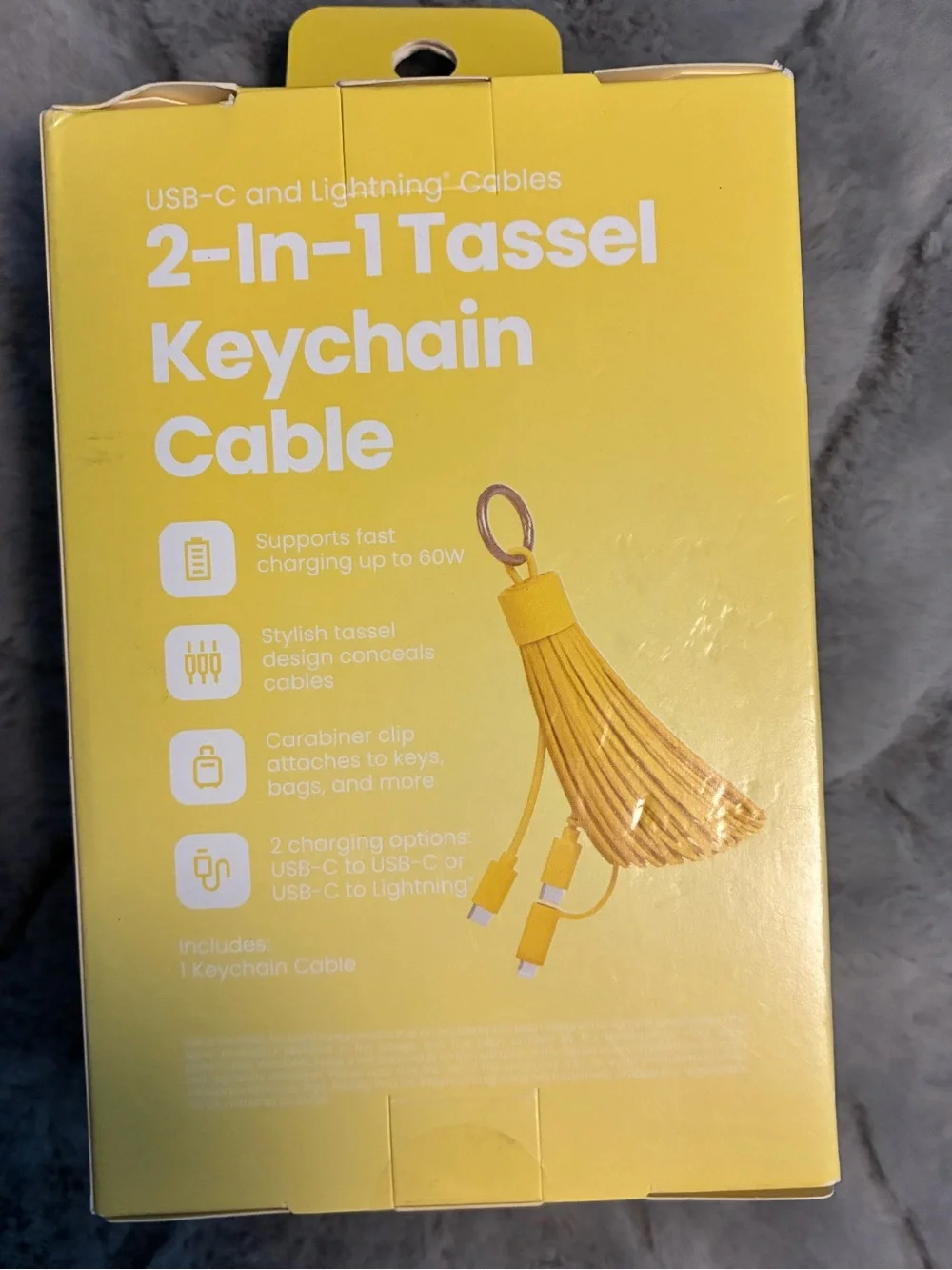 2-in-1 Tassel Keychain Charging Cable – Yellow – USB-C/Lightning – New